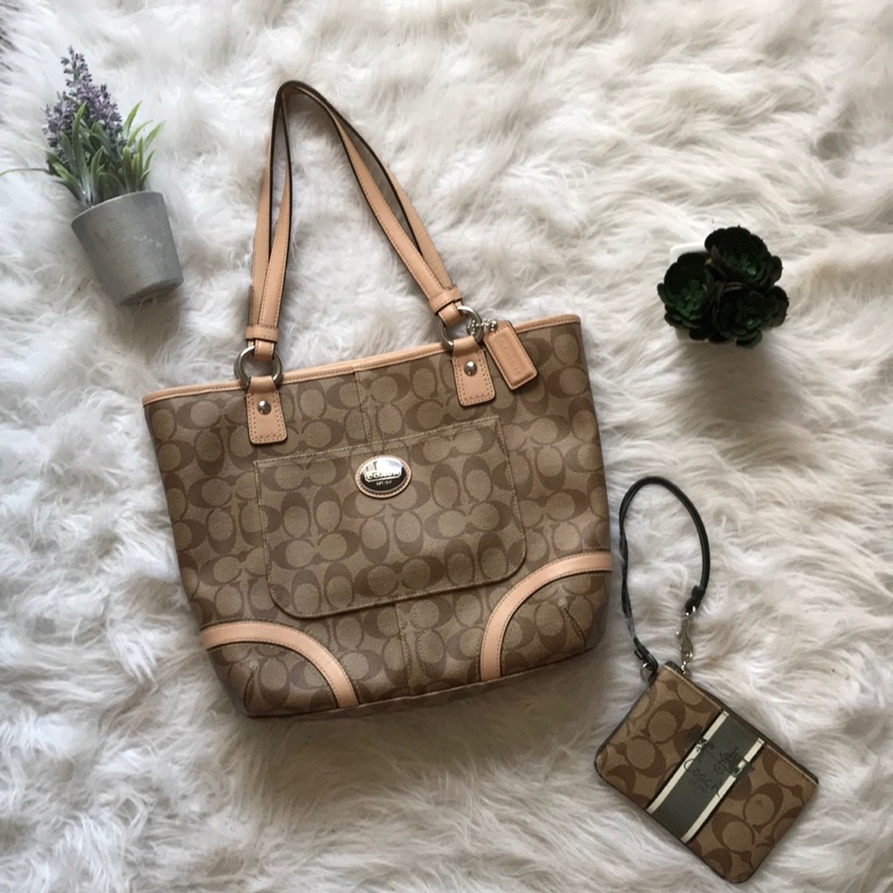 Authentic coach purse with matching wristlet